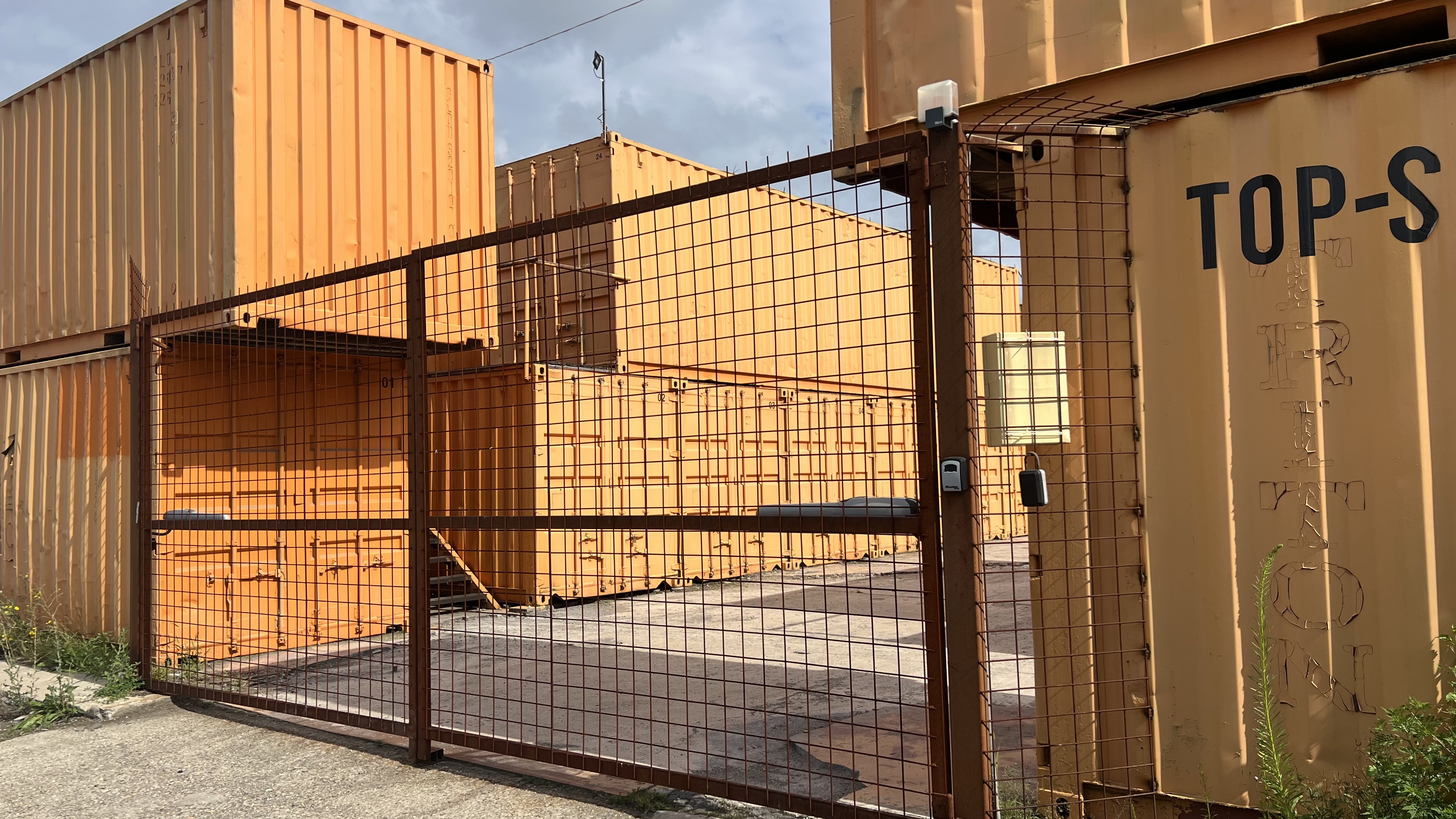 TOP-SKLAD Kaukazská